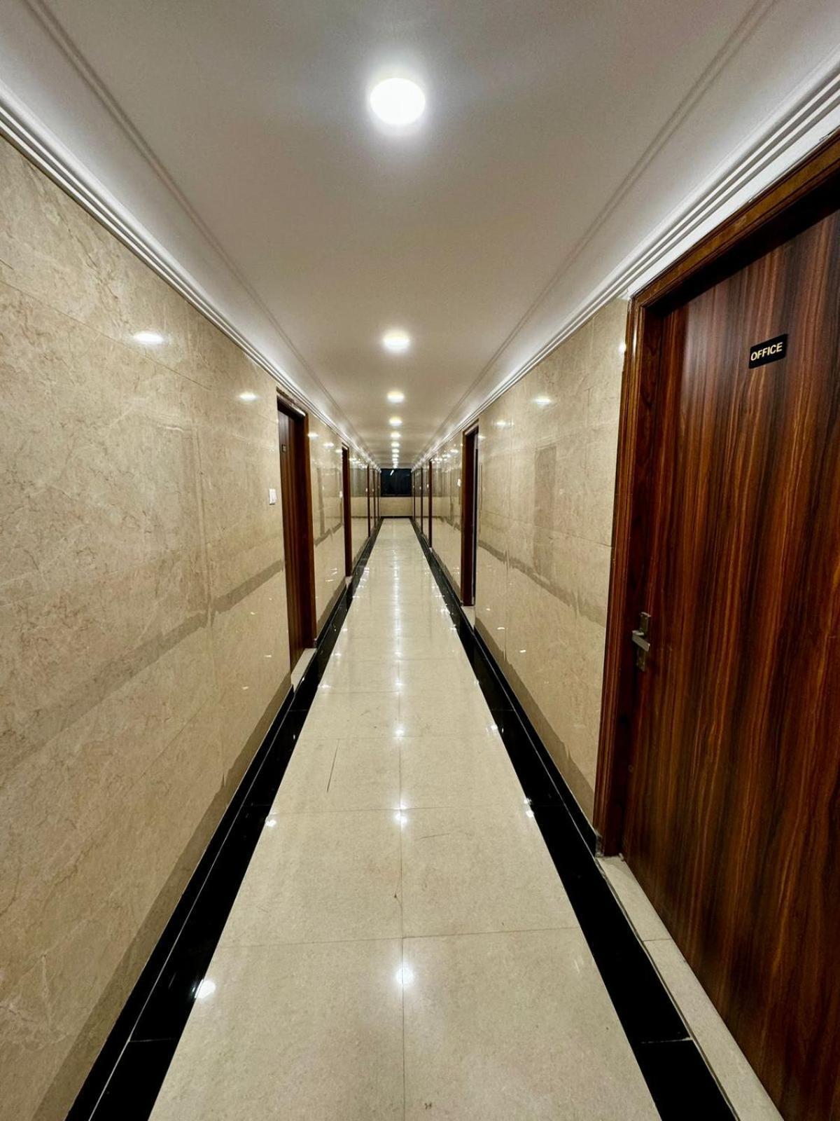 Hotel Walk Inn Фарідабад Екстер'єр фото